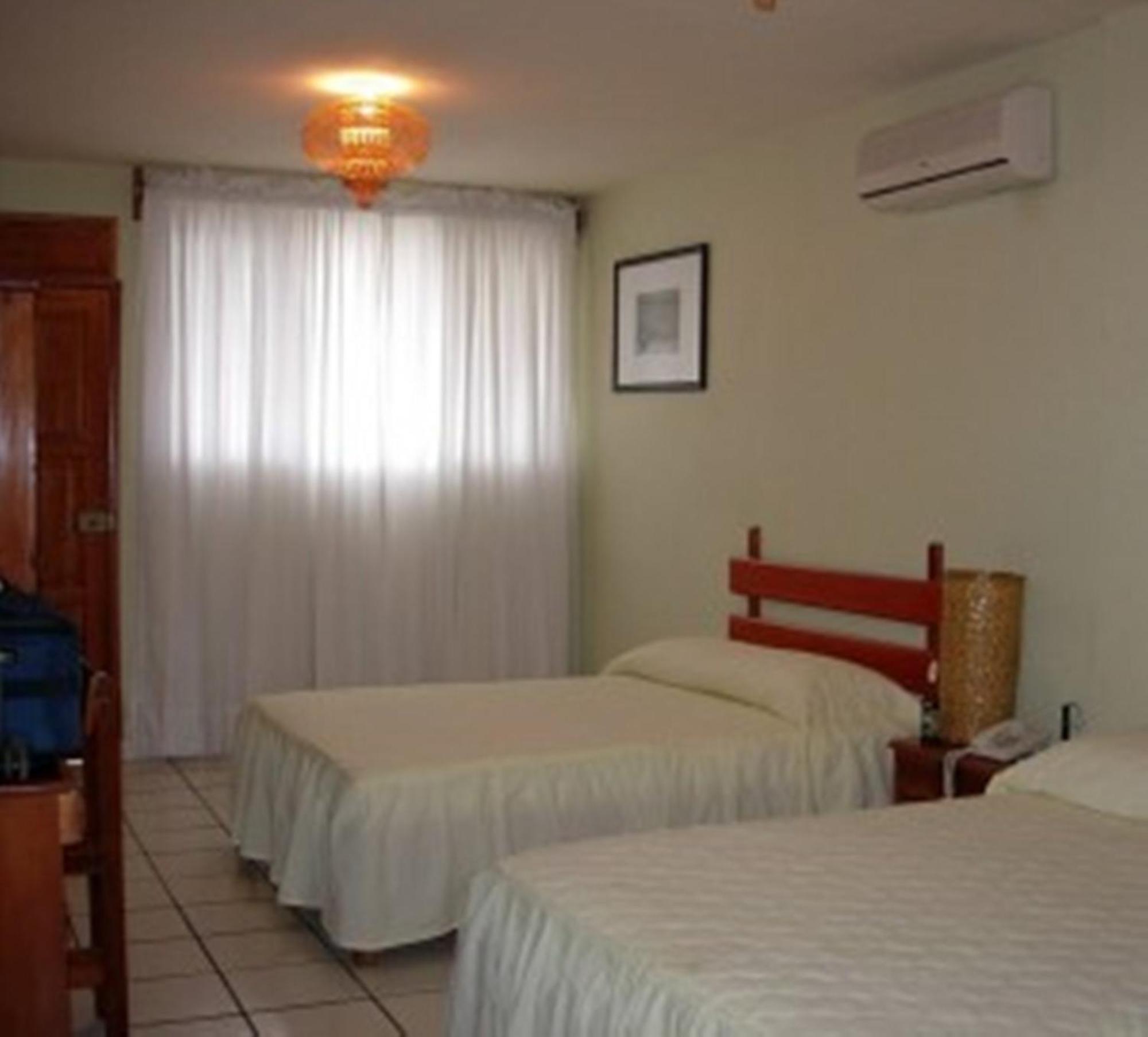 Nakum Hotel Flores Eksteriør billede